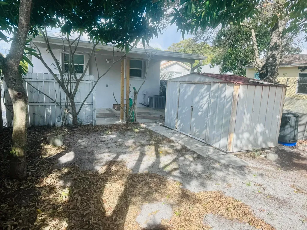 602 N D Street Lake Worth Beach FL 33460