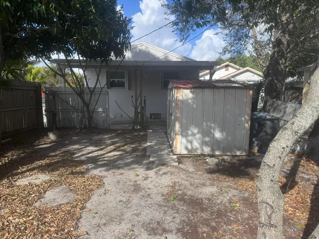 602 N D Street Lake Worth Beach FL 33460