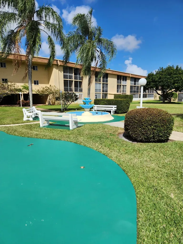 600 Village Green Court Palm Springs FL 33461