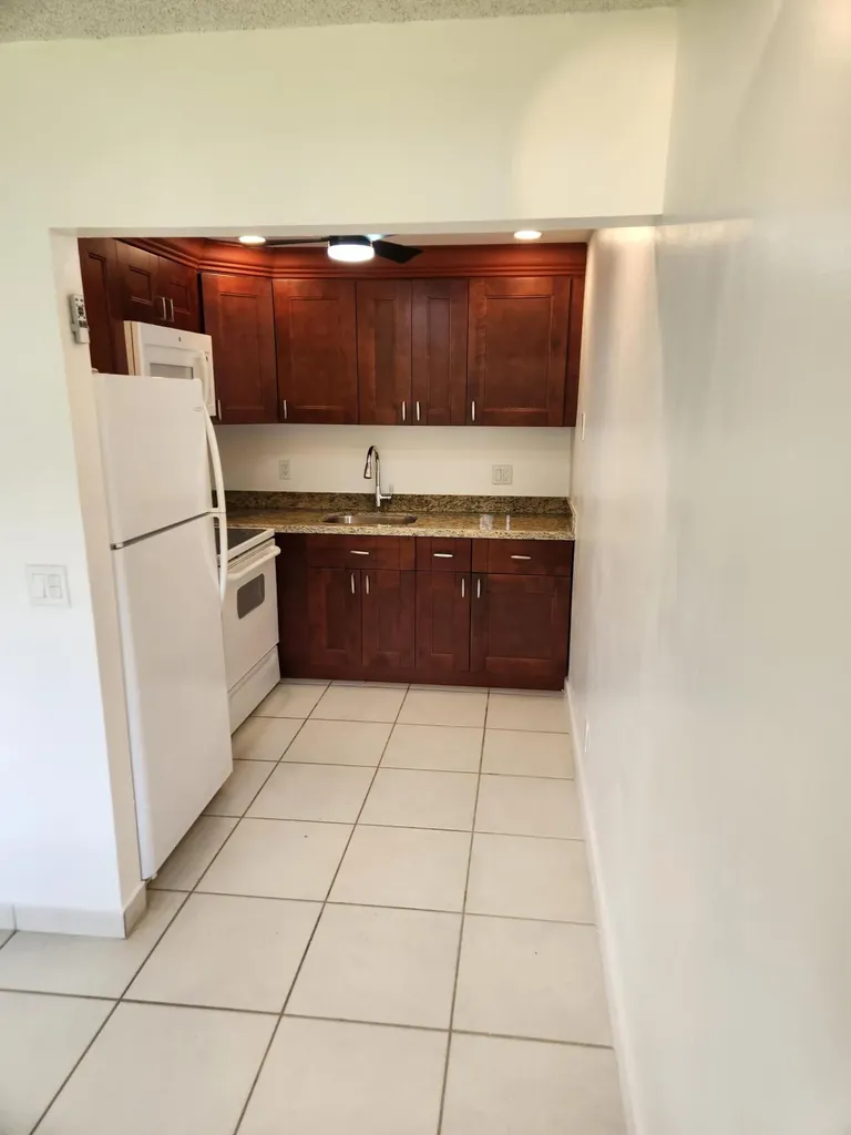 600 Village Green Court Palm Springs FL 33461