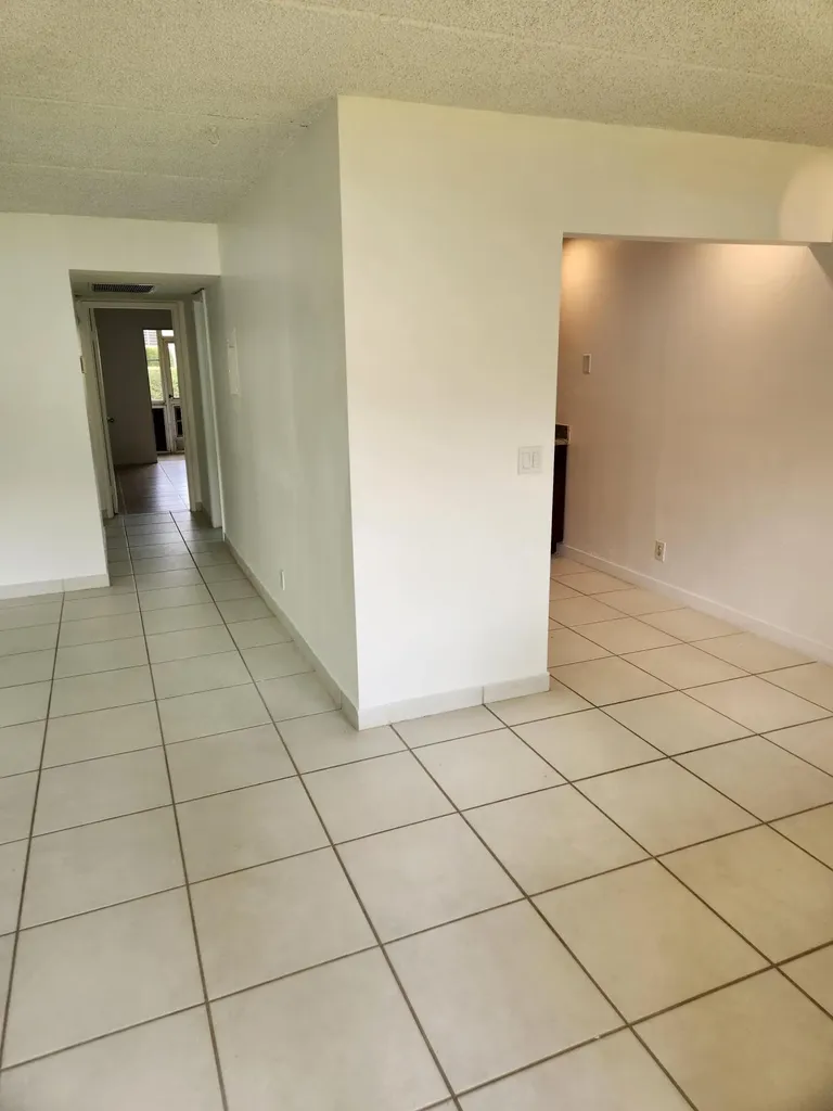600 Village Green Court Palm Springs FL 33461