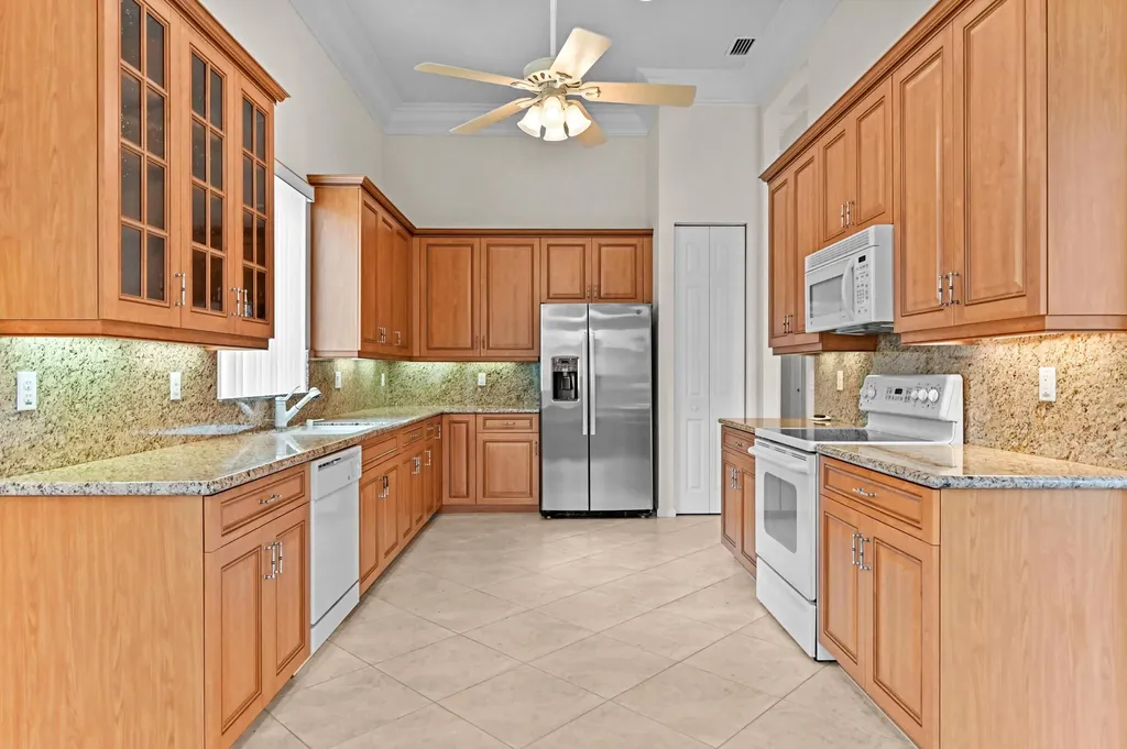 6823 Fabiano Circle Boynton Beach FL 33437