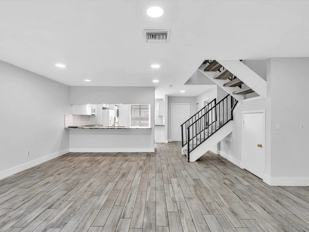 9095 SW 21st Court Boca Raton FL 33428
