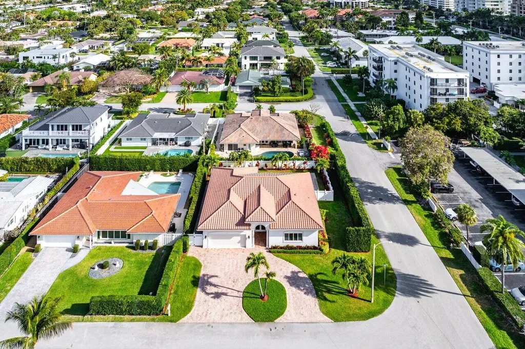 899 S Granada Drive Boca Raton FL 33432