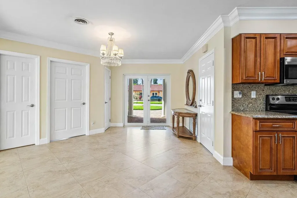 899 S Granada Drive Boca Raton FL 33432