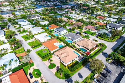 899 S Granada Drive Boca Raton FL 33432