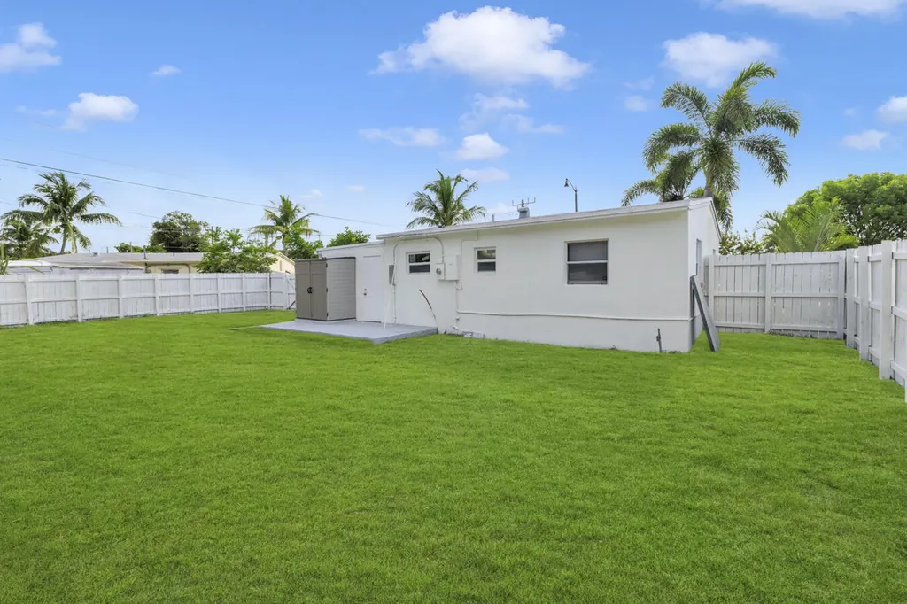 2533 NE 12th Terrace Pompano Beach FL 33064
