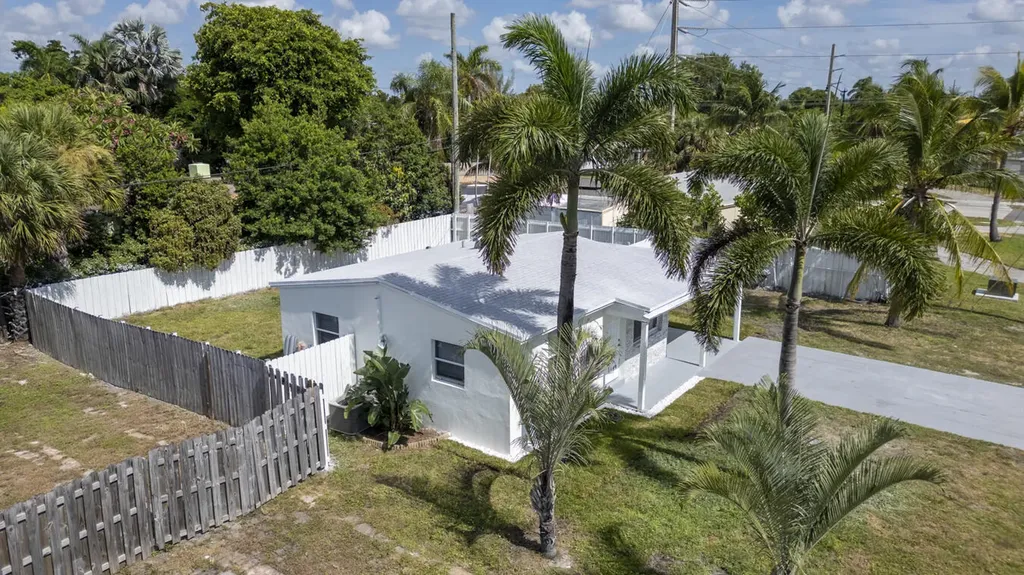 2533 NE 12th Terrace Pompano Beach FL 33064