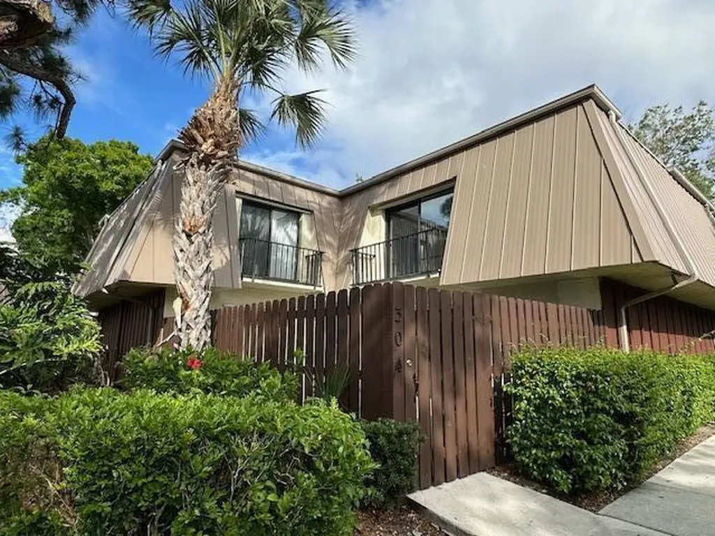304 Miramar Lane Palm Beach Gardens FL 33410
