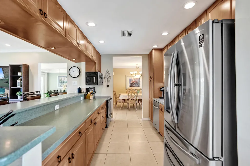 3001 NE 45th Street Lighthouse Point FL 33064