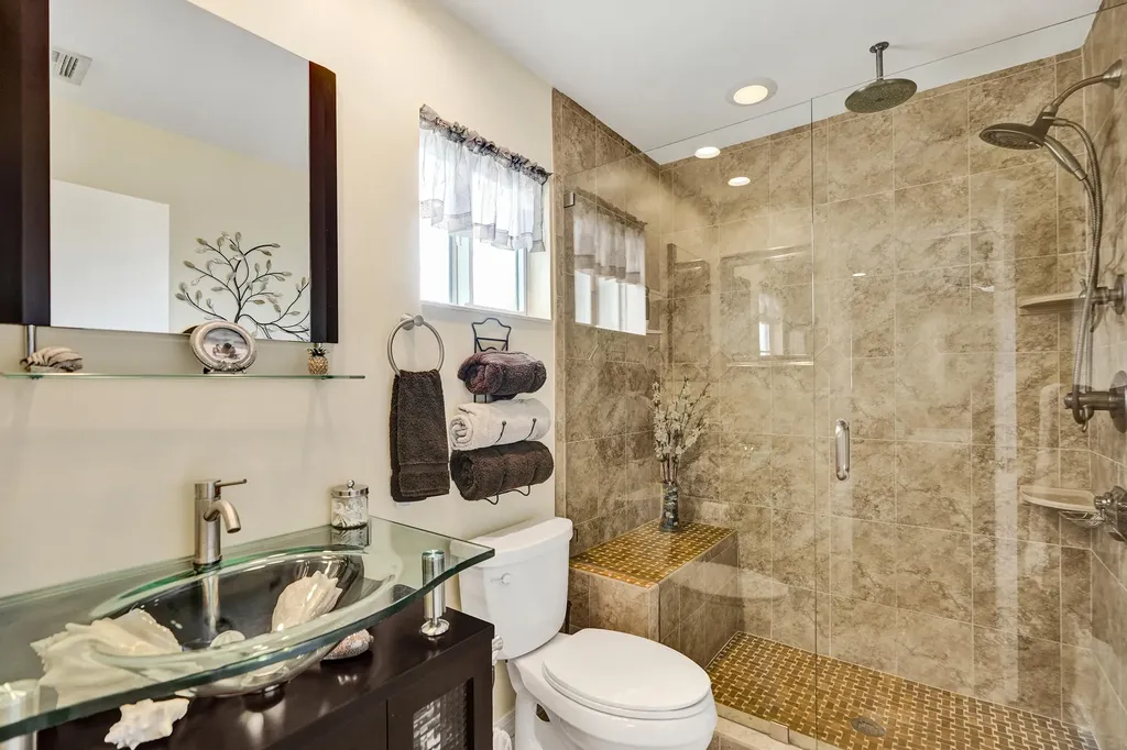 3001 NE 45th Street Lighthouse Point FL 33064
