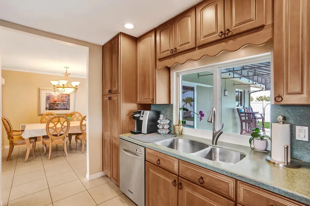 3001 NE 45th Street Lighthouse Point FL 33064