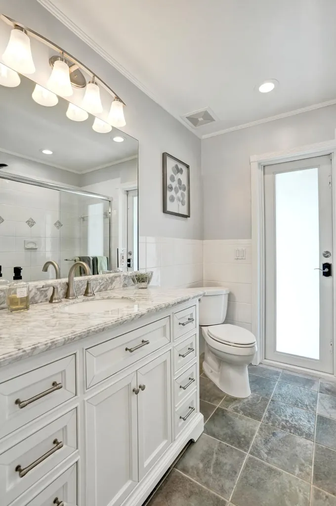 3001 NE 45th Street Lighthouse Point FL 33064
