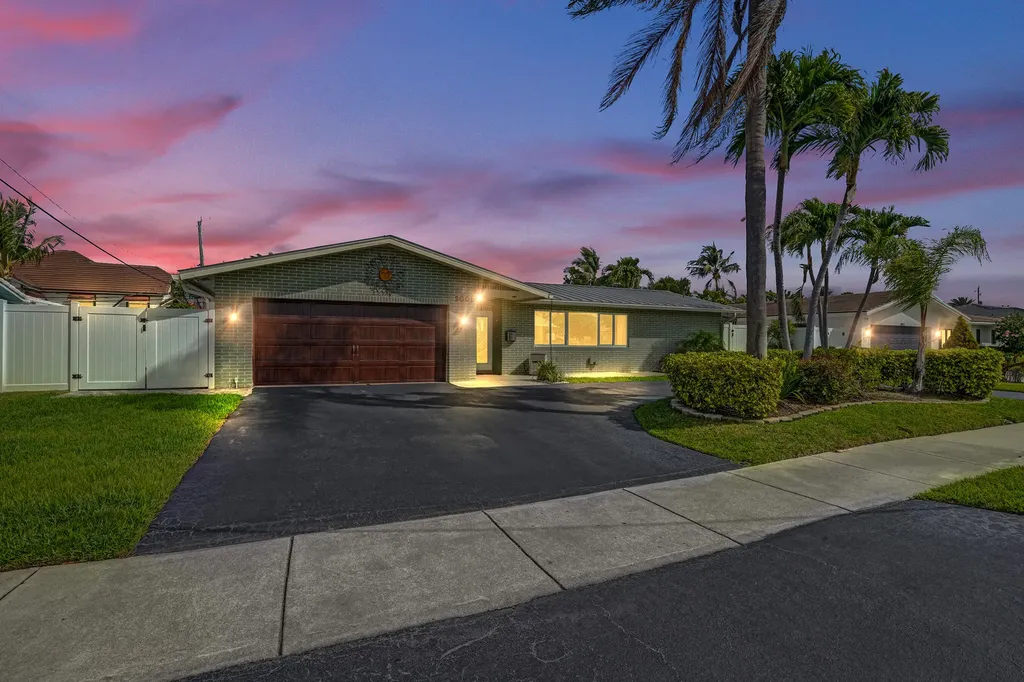 3001 NE 45th Street Lighthouse Point FL 33064
