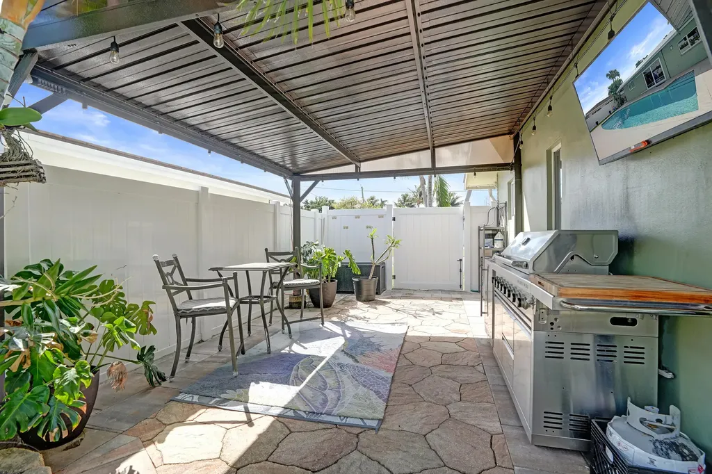 3001 NE 45th Street Lighthouse Point FL 33064