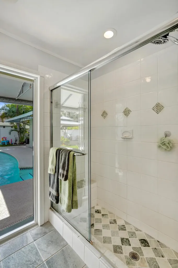 3001 NE 45th Street Lighthouse Point FL 33064