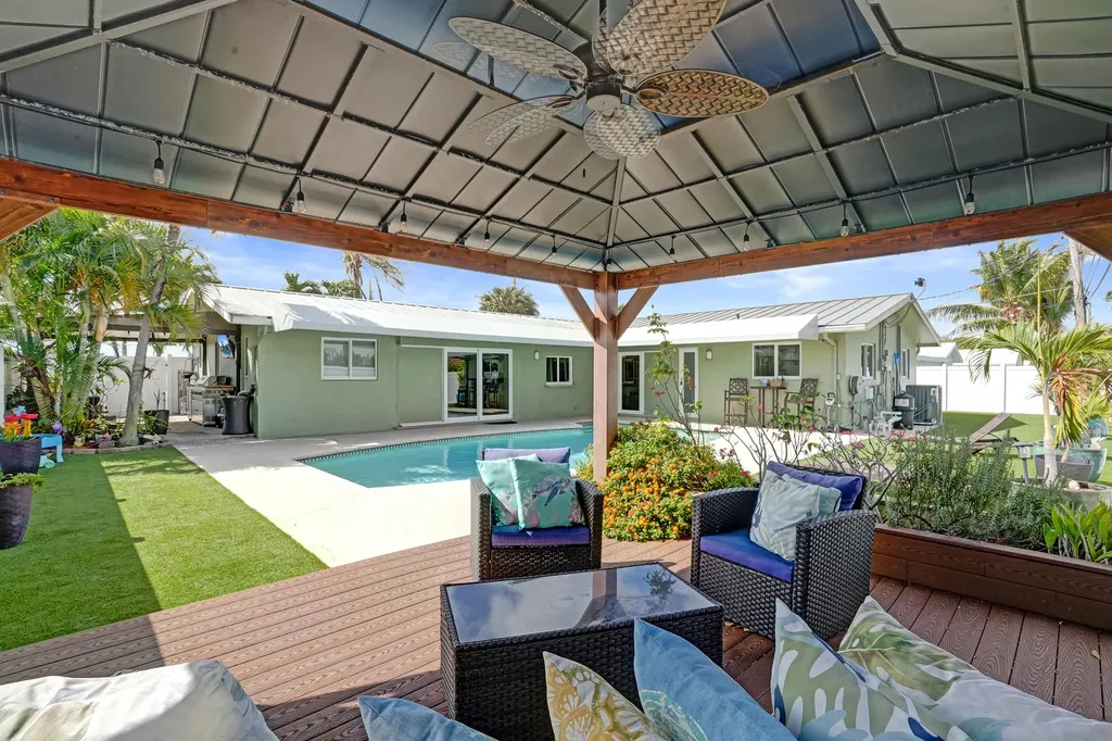 3001 NE 45th Street Lighthouse Point FL 33064