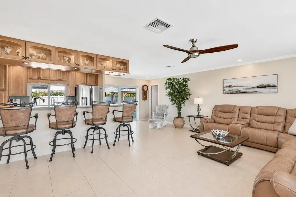 3001 NE 45th Street Lighthouse Point FL 33064