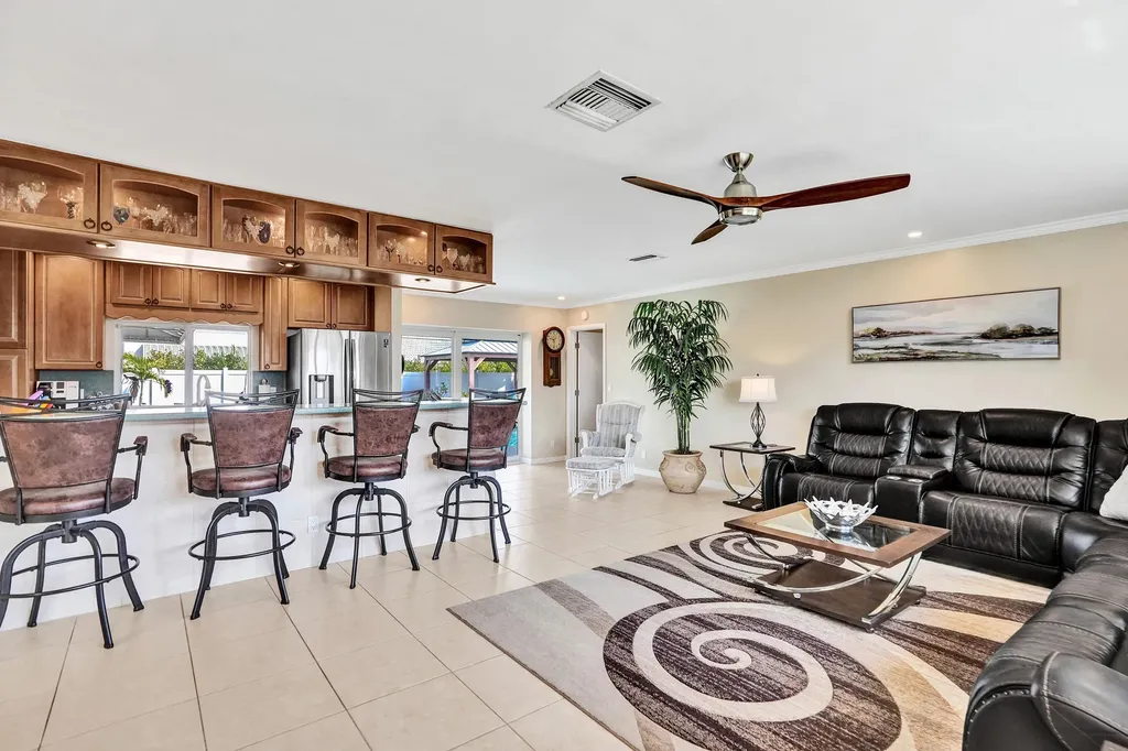 3001 NE 45th Street Lighthouse Point FL 33064