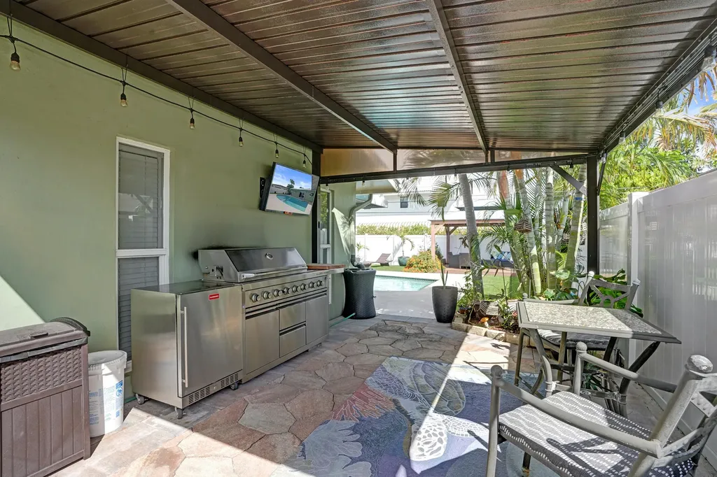 3001 NE 45th Street Lighthouse Point FL 33064