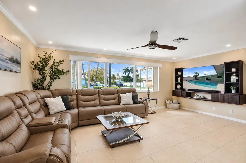 3001 NE 45th Street Lighthouse Point FL 33064