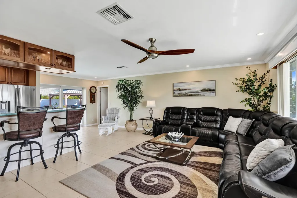 3001 NE 45th Street Lighthouse Point FL 33064