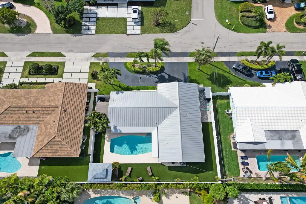 3001 NE 45th Street Lighthouse Point FL 33064