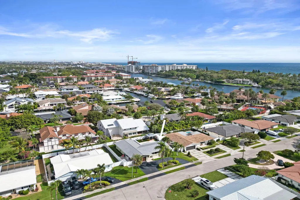 3001 NE 45th Street Lighthouse Point FL 33064