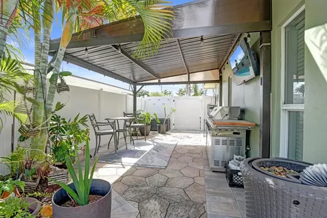 3001 NE 45th Street Lighthouse Point FL 33064