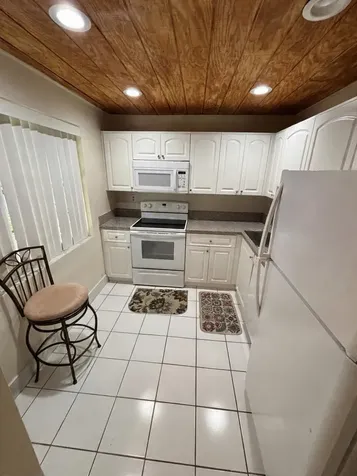3121 NW 47th Terrace Lauderdale Lakes FL 33319