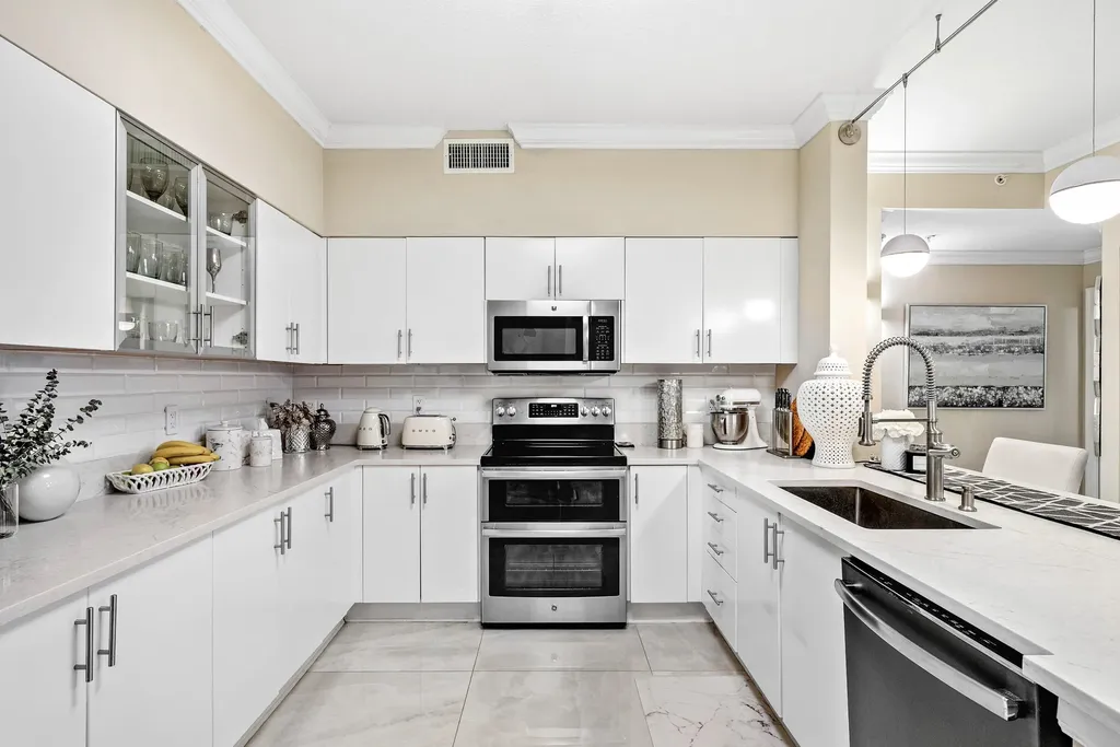 233 S Federal Highway Boca Raton FL 33432