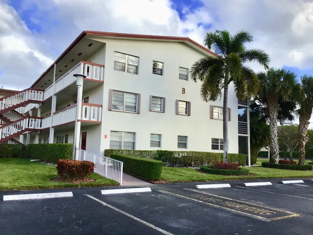 84 Brighton B Boca Raton FL 33434