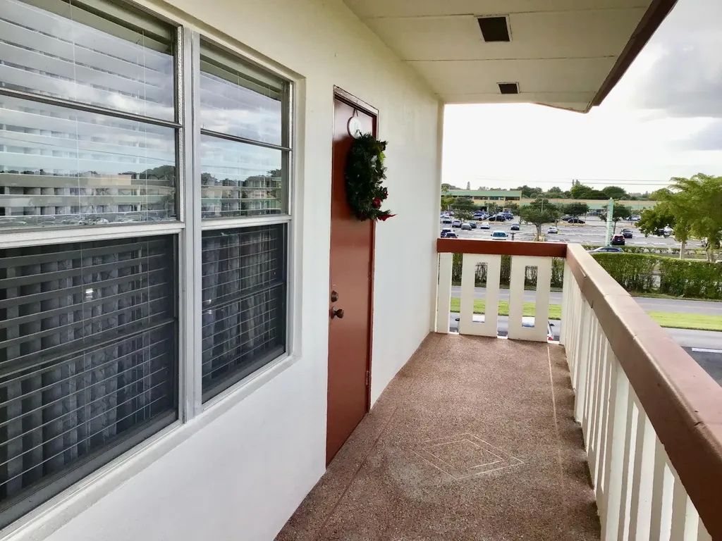 84 Brighton B Boca Raton FL 33434