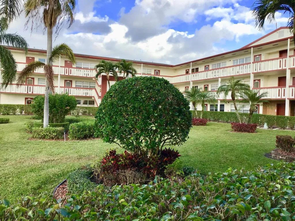 84 Brighton B Boca Raton FL 33434