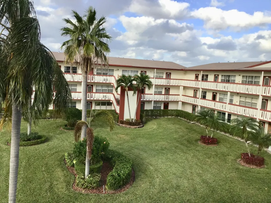 84 Brighton B Boca Raton FL 33434