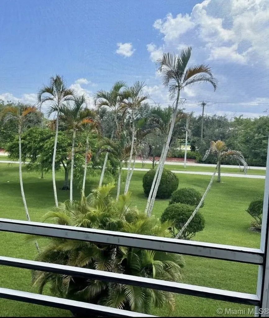 84 Brighton B Boca Raton FL 33434