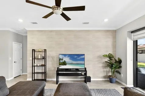 4615 Iron Street Vero Beach FL 32967