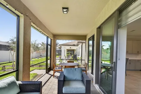 4615 Iron Street Vero Beach FL 32967