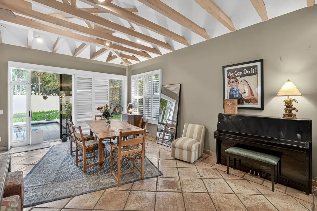 217 E Tall Oaks Circle Palm Beach Gardens FL 33410