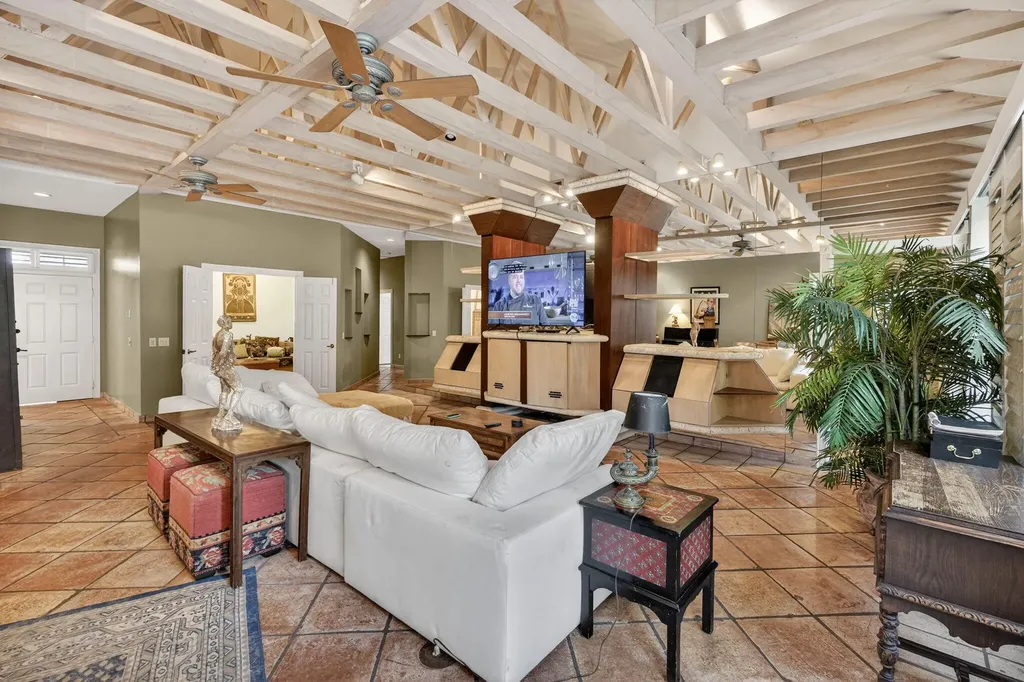 217 E Tall Oaks Circle Palm Beach Gardens FL 33410