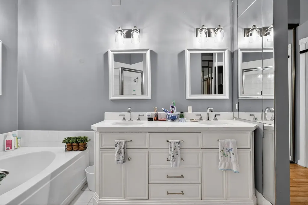 217 E Tall Oaks Circle Palm Beach Gardens FL 33410