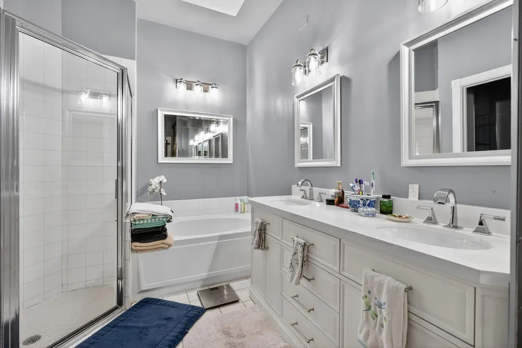 217 E Tall Oaks Circle Palm Beach Gardens FL 33410