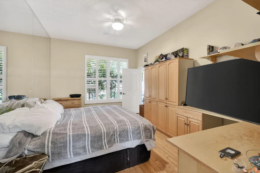 217 E Tall Oaks Circle Palm Beach Gardens FL 33410