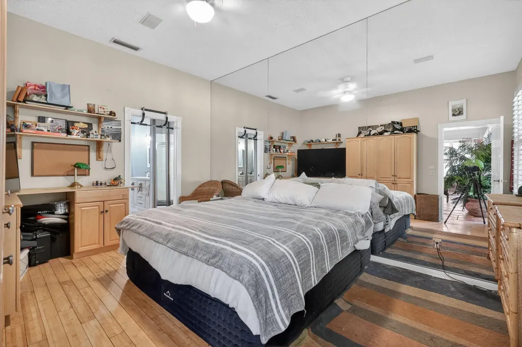 217 E Tall Oaks Circle Palm Beach Gardens FL 33410