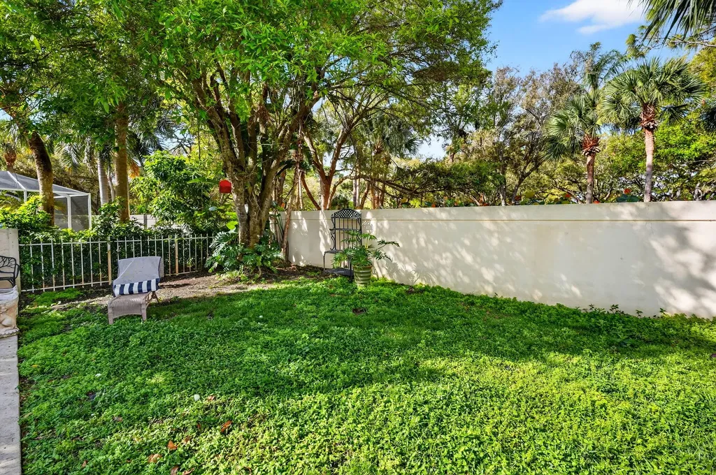 217 E Tall Oaks Circle Palm Beach Gardens FL 33410