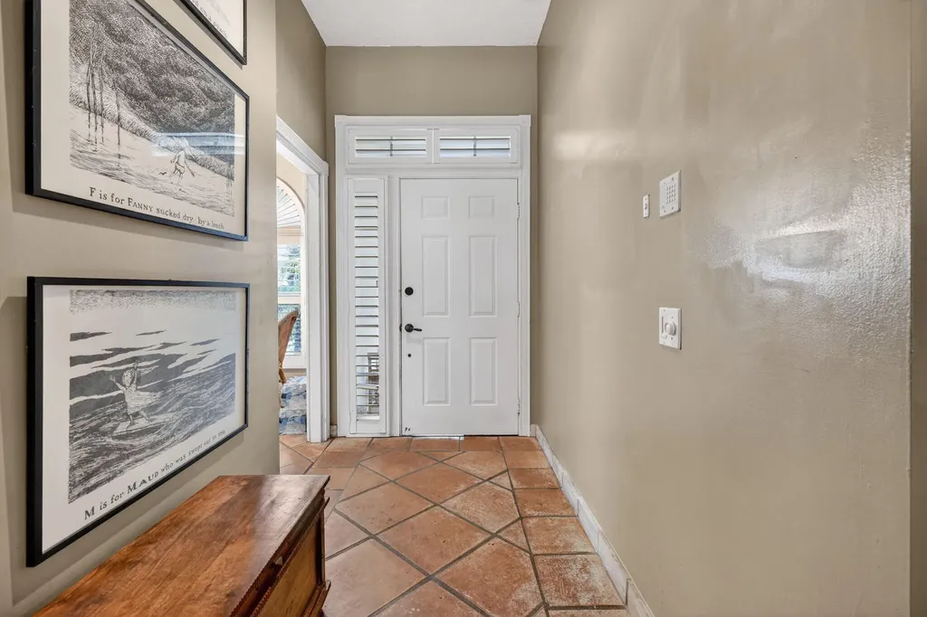 217 E Tall Oaks Circle Palm Beach Gardens FL 33410