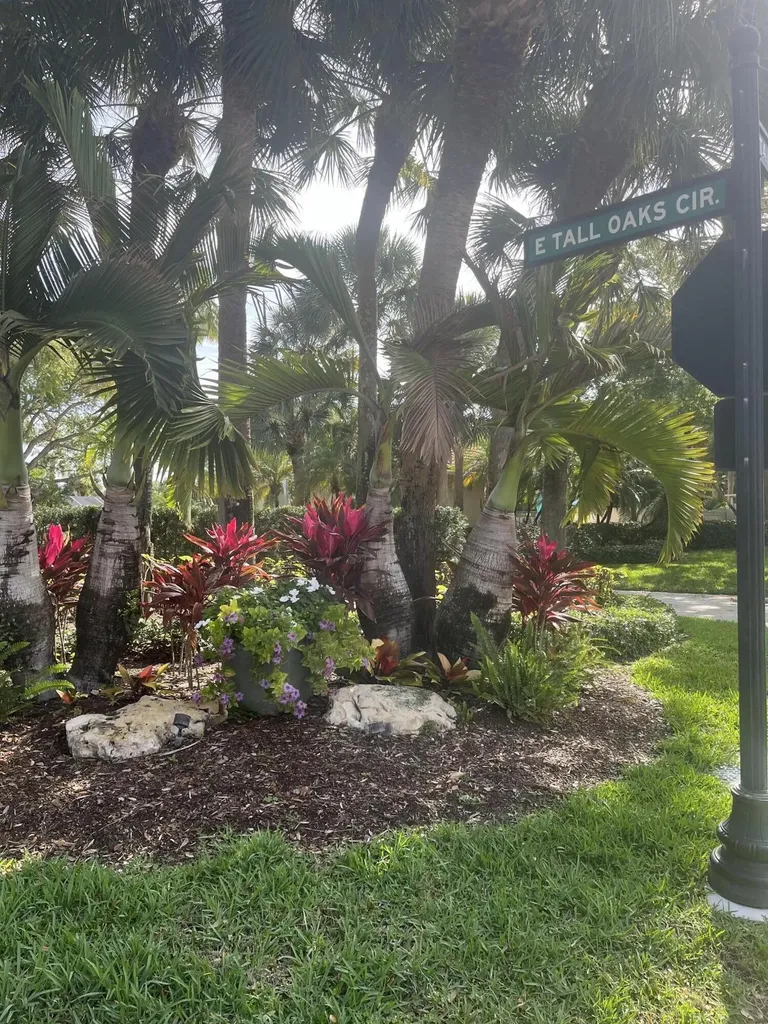217 E Tall Oaks Circle Palm Beach Gardens FL 33410