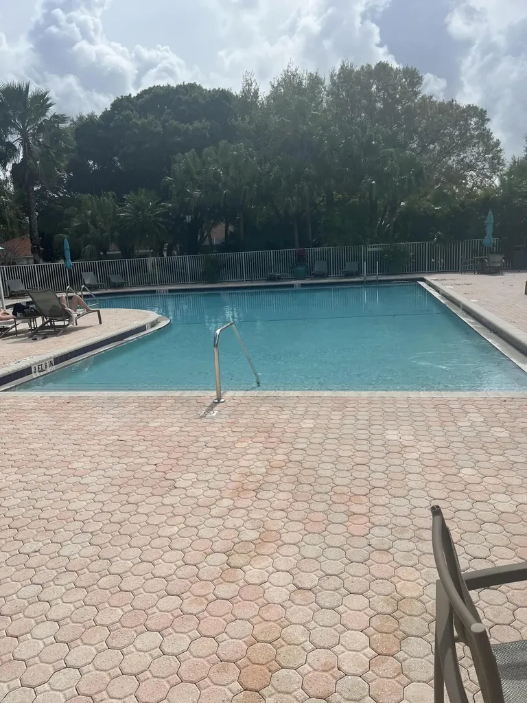 217 E Tall Oaks Circle Palm Beach Gardens FL 33410