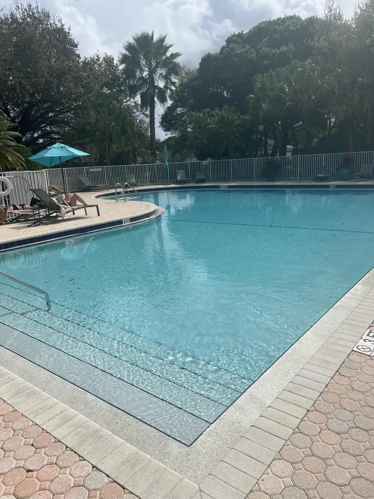 217 E Tall Oaks Circle Palm Beach Gardens FL 33410