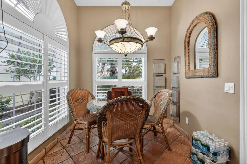 217 E Tall Oaks Circle Palm Beach Gardens FL 33410